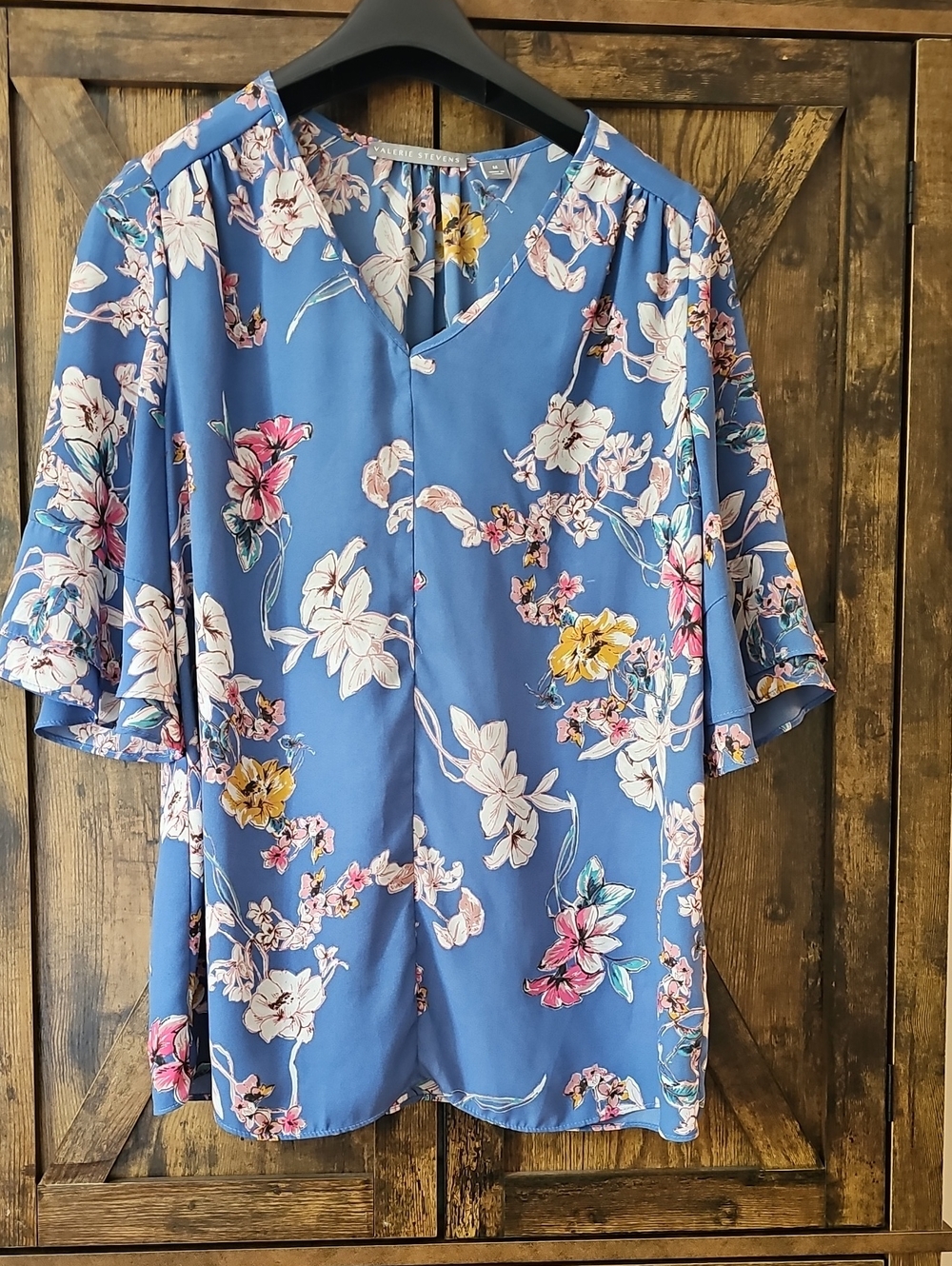 Valerie Stevens Dusty Blue Floral V-Neck Flutter Sleeve Blouse